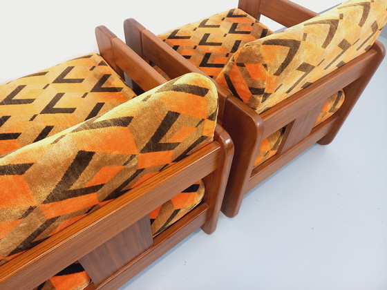 Image 1 of Coppia di poltrone a slitta vintage in noce e velluto degli anni '70