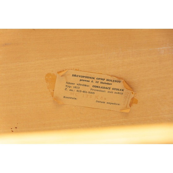 Image 1 of Tavolino vintage in legno di quercia per Dřevopodnik Holešov, Cecoslovacchia anni '60