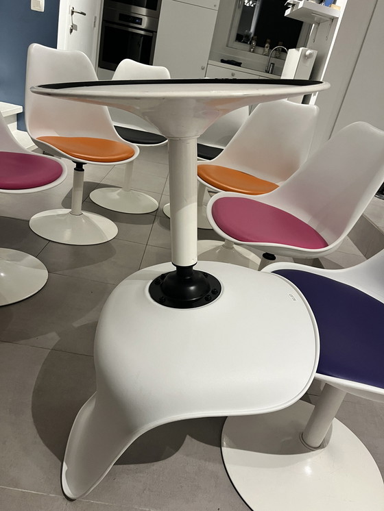 Image 1 of Space age Design table Oval with 8 chairs