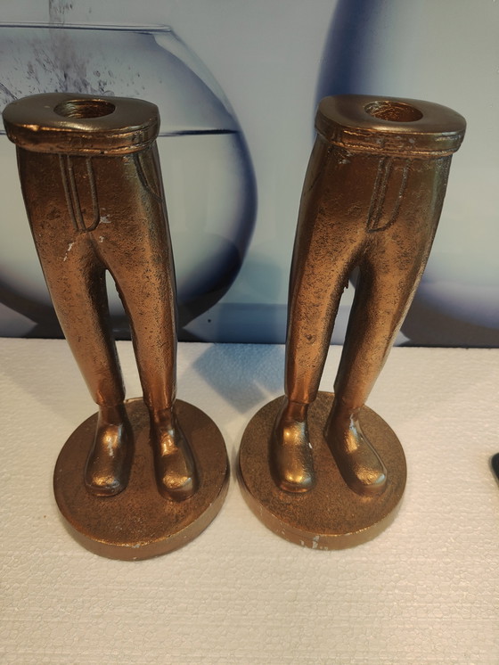 Image 1 of Juego de 2 candelabros antiguos con patas de metal pesado para velas de palo
