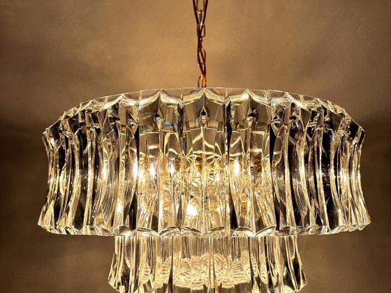 Image 1 of Grande lampadario di cristallo d'epoca