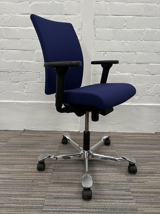 HAG 04 Office chair