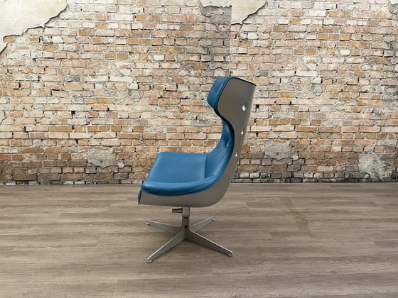 Image 1 of Poltrona Frau Regina Swivel Chair bleu-vert