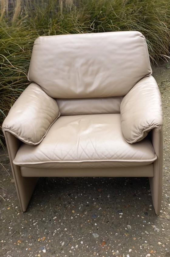 Image 1 of Leolux Bora Beta armchair