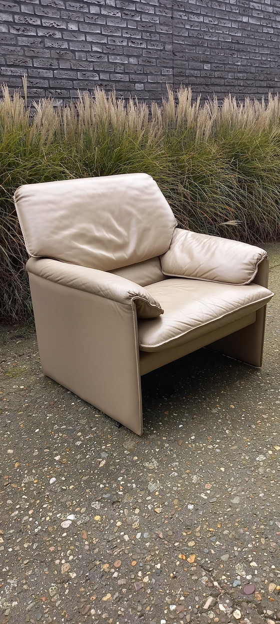 Image 1 of Leolux Bora Beta armchair