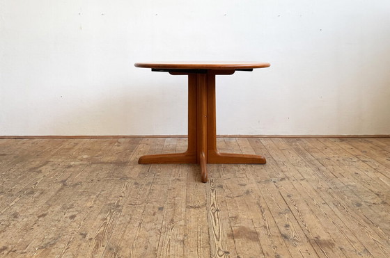 Image 1 of  Round Extendable Dining Table 