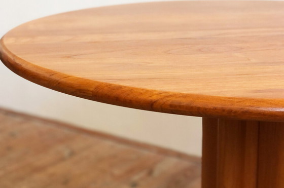 Image 1 of  Round Extendable Dining Table 