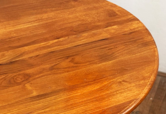 Image 1 of  Round Extendable Dining Table 