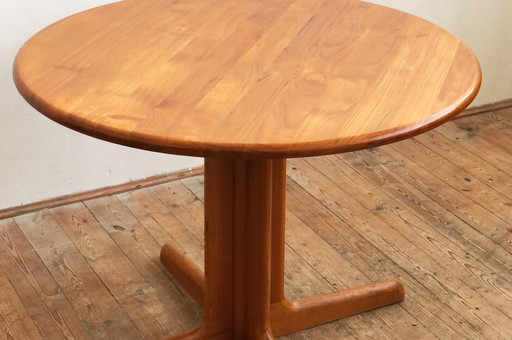  Round Extendable Dining Table 