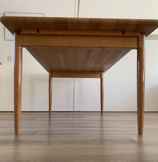 Niels Otto Møller Dining Table