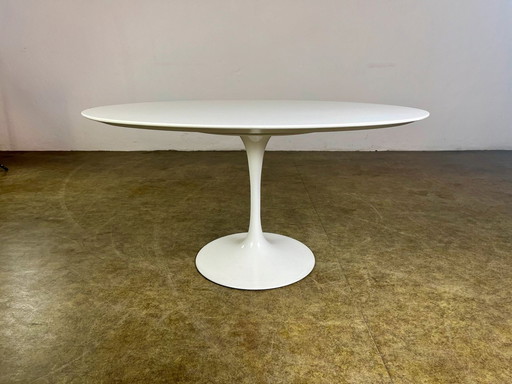 Knoll international Saarinen Tulip oval coffee table side table