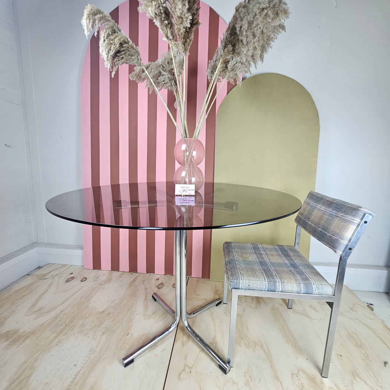 Space Age Glass Dining Table 4 Pers. | €355 | Whoppah