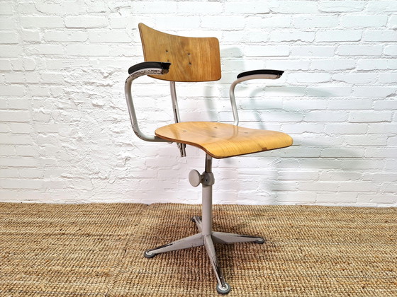 Image 1 of Ahrend Industrial Chair