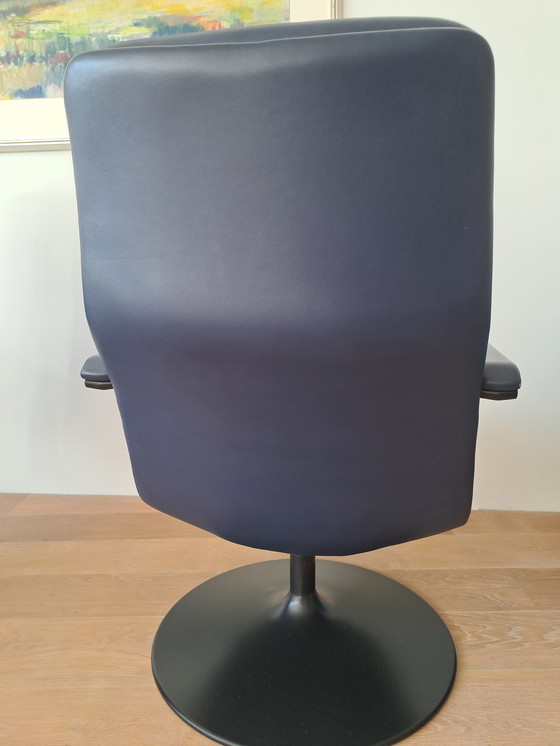 Image 1 of 2x Geoffrey Harcourt F156 Artifort navy blue