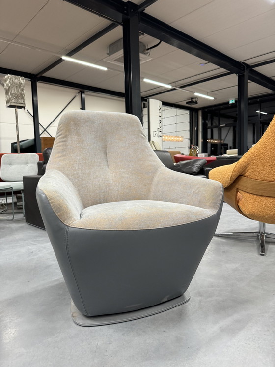 Image 1 of Leolux Cantate Swivel armchair gray fabric leather 