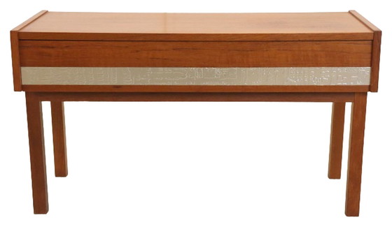 Image 1 of Low compact sideboard / hall cupboard 'Gundsoille'