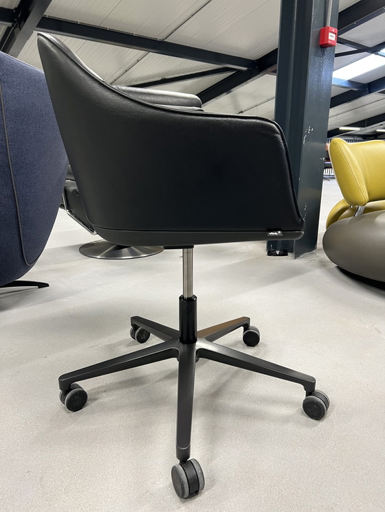 Image 1 of Vitra Softshell desk chair cuir noir