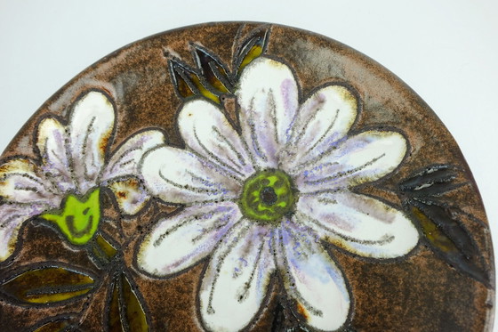 Image 1 of ruscha 1960's 70's wall plate white fat lava flowers with leaves