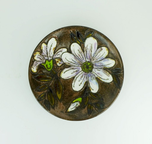 ruscha 1960's 70's wall plate white fat lava flowers with leaves