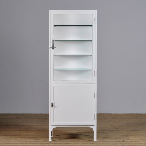 Image 1 of Vintage medicine cabinet