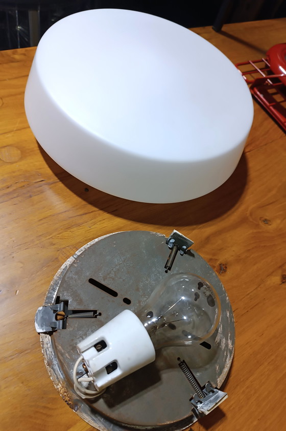 Image 1 of Lampe plafond vintage Bauhaus en opaline