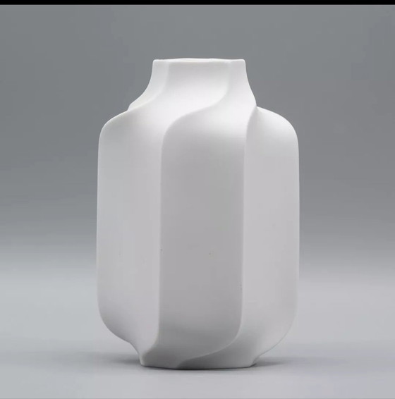 Image 1 of Raro vaso ritorto in porcellana biscuit Heinrich, design vintage anni '60-'70, rilievo op-art