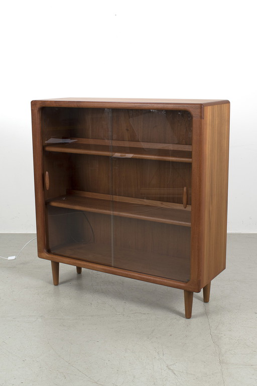 Dyrlund display cabinet