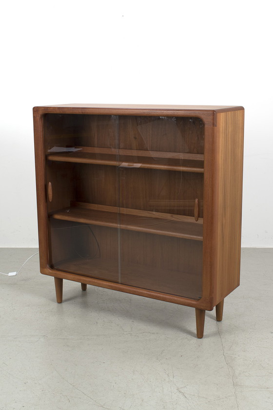 Image 1 of Dyrlund display cabinet