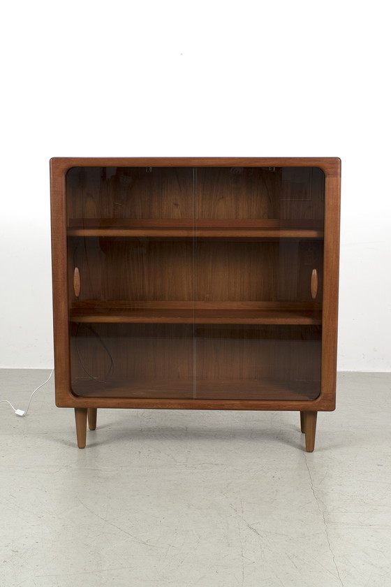 Image 1 of Dyrlund display cabinet