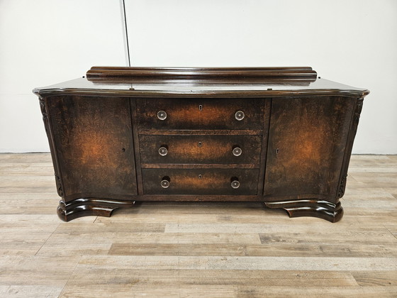 Image 1 of Art Decò Toelette In Walnut With Doors And Three Drawers