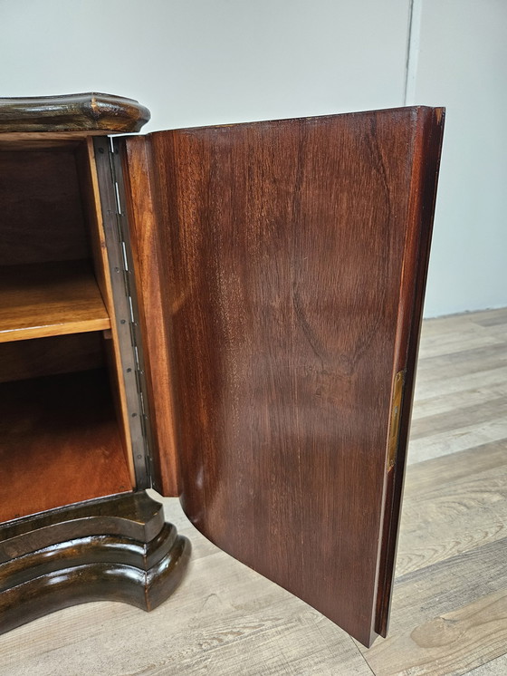 Image 1 of Art Decò Toelette In Walnut With Doors And Three Drawers