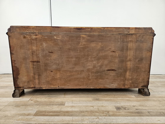 Image 1 of Art Decò Toelette In Walnut With Doors And Three Drawers