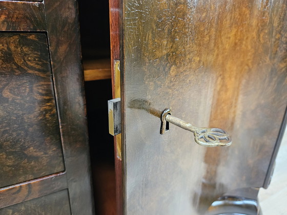 Image 1 of Art Decò Toelette In Walnut With Doors And Three Drawers