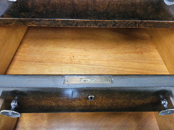 Image 1 of Art Decò Toelette In Walnut With Doors And Three Drawers