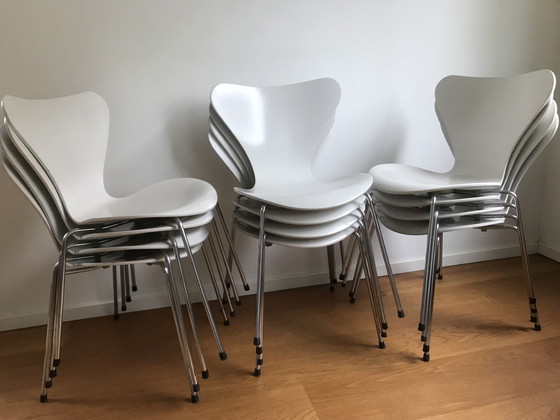 Image 1 of 12x chaises papillon Fritz Hansen