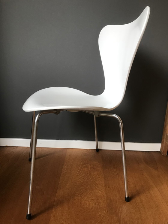 Image 1 of 12x chaises papillon Fritz Hansen