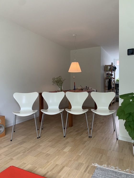 Image 1 of 4x Fritz Hansen Chairs White