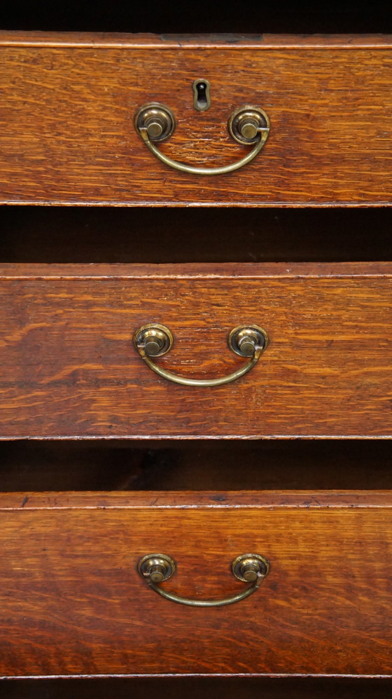 Image 1 of Oak Chest of Drawers With 5 Drawers