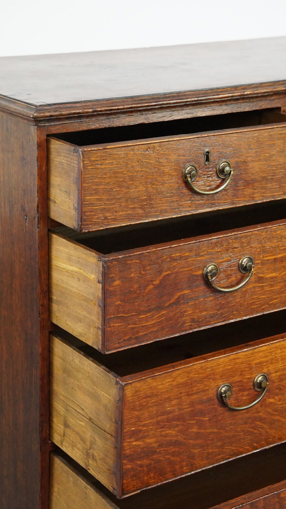 Image 1 of Oak Chest of Drawers With 5 Drawers