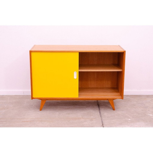 Vintage U-452 sideboard in beech and plywood by Jiri Jiroutek for Interiér PrahaInteriér Praha, Czechoslovakia 1960
