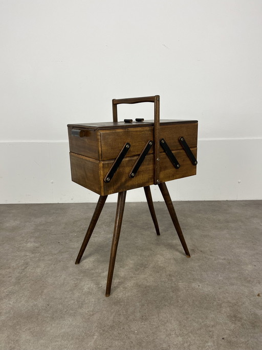 Banco da lavoro in legno con gambe a compasso, anni '60, mobile da sarta