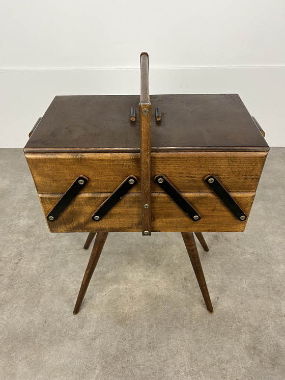 Image 1 of Banco de trabajo con patas de compás de madera de los años 60, muebles de modista