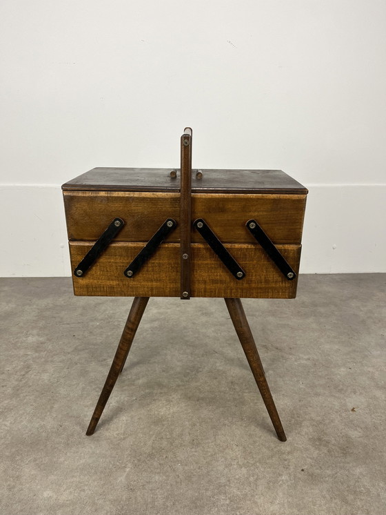 Image 1 of Banco de trabajo con patas de compás de madera de los años 60, muebles de modista