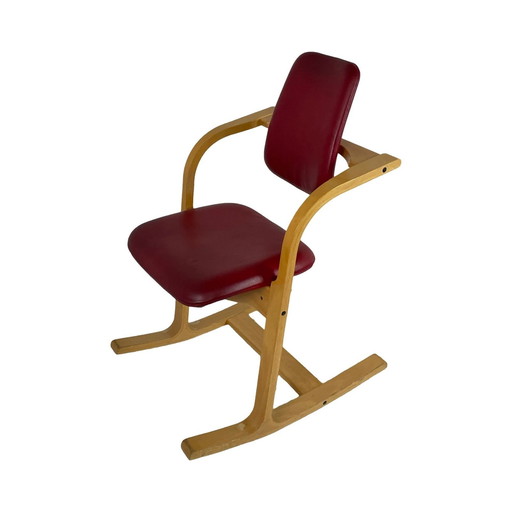 Peter Opsvik - Stokke - Actulum - Ergonomically Shaped Rocking Chair - Red Leather Upholstery And Wooden Frame