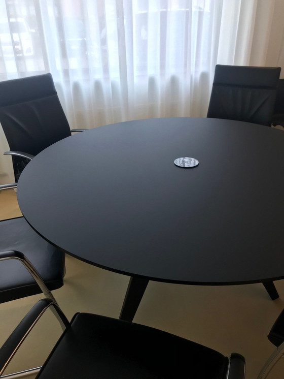 Image 1 of Belly Table Round 150cm. Di Kees Marcelis