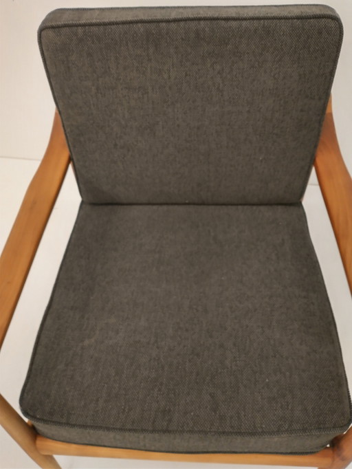 Knoll Antimott chair