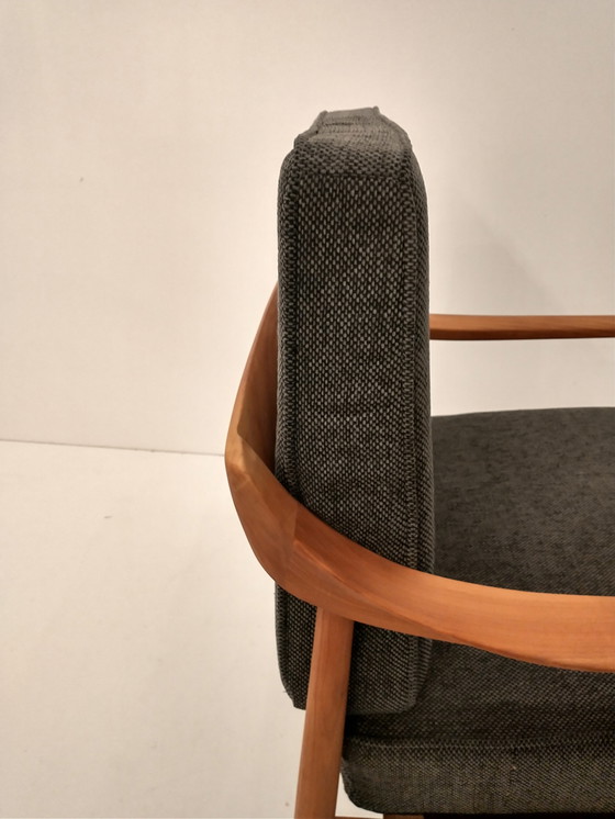 Image 1 of Knoll Antimott chair