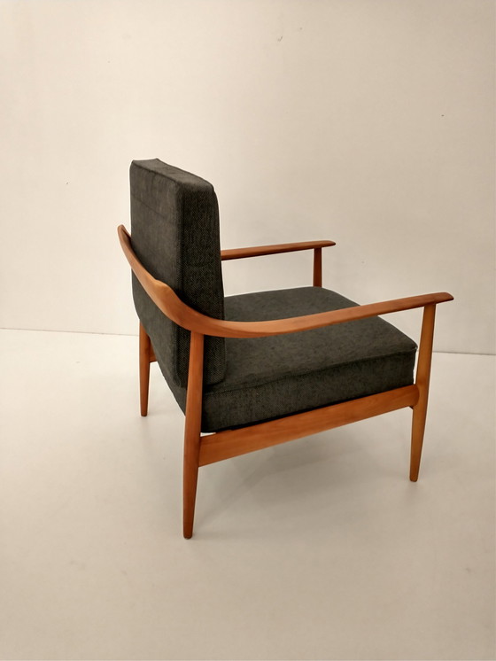 Image 1 of Knoll Antimott chair