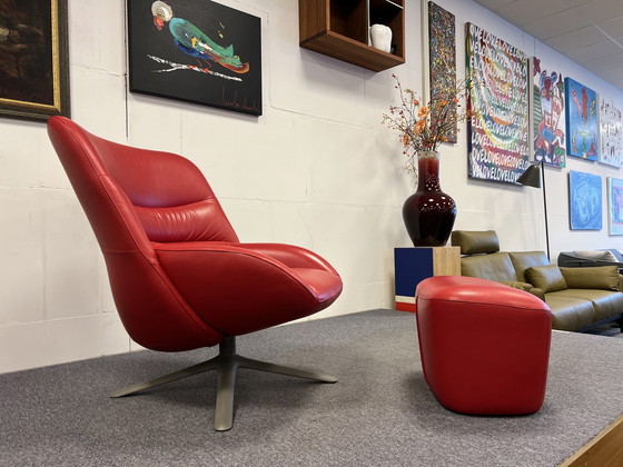 Image 1 of Leolux Hilco Swivel armchair + footstool Red