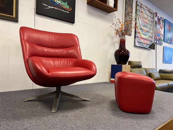 Image 1 of Leolux Hilco Swivel armchair + footstool Red